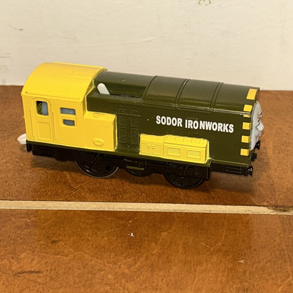 Arry Trackmaster Thomas & Friends WORKING Motorized Train Engine  2009 E1